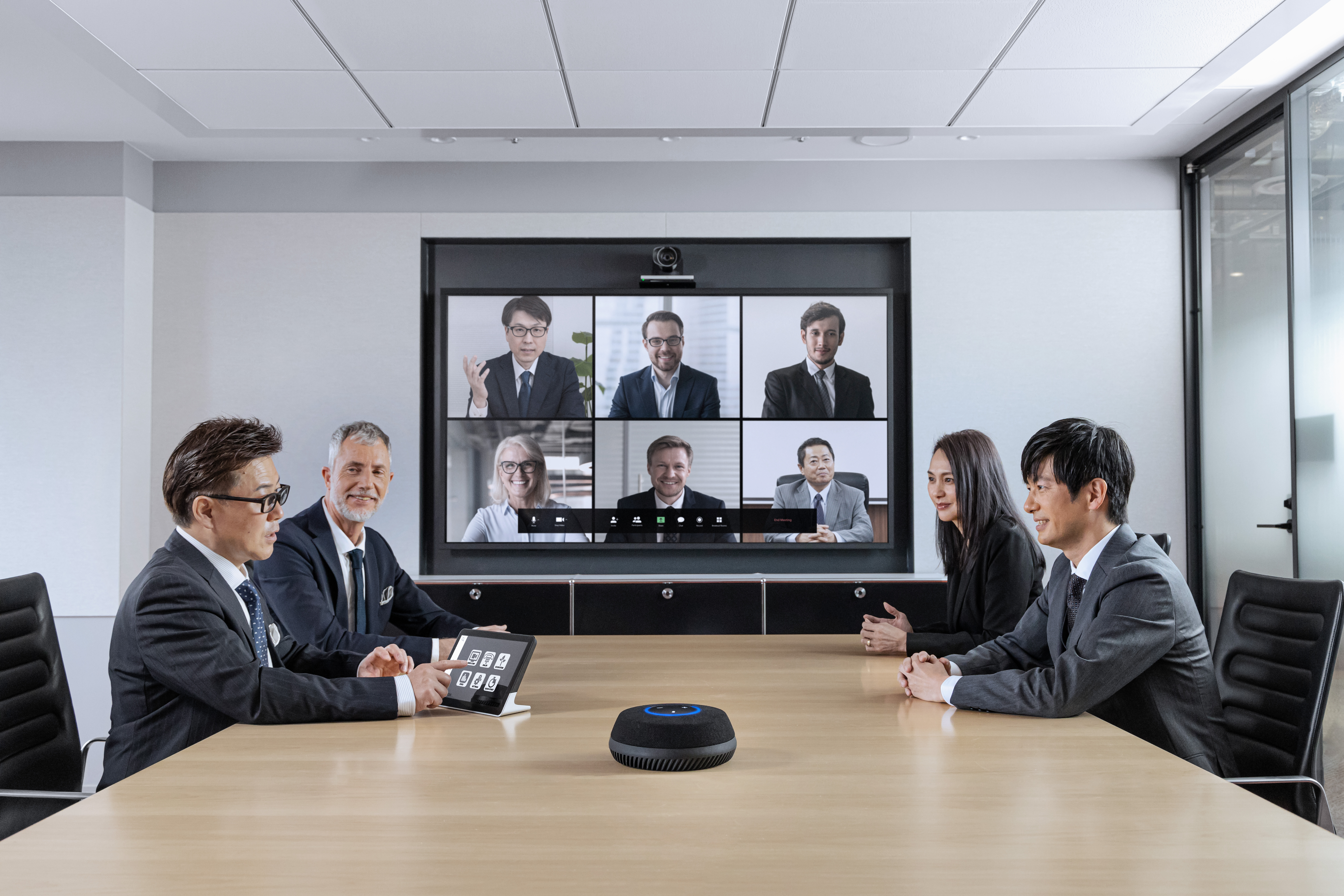格安日本製オフィス会議映像 スクリーン